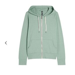 Vuori halo performance zip up hoodie size M/L
